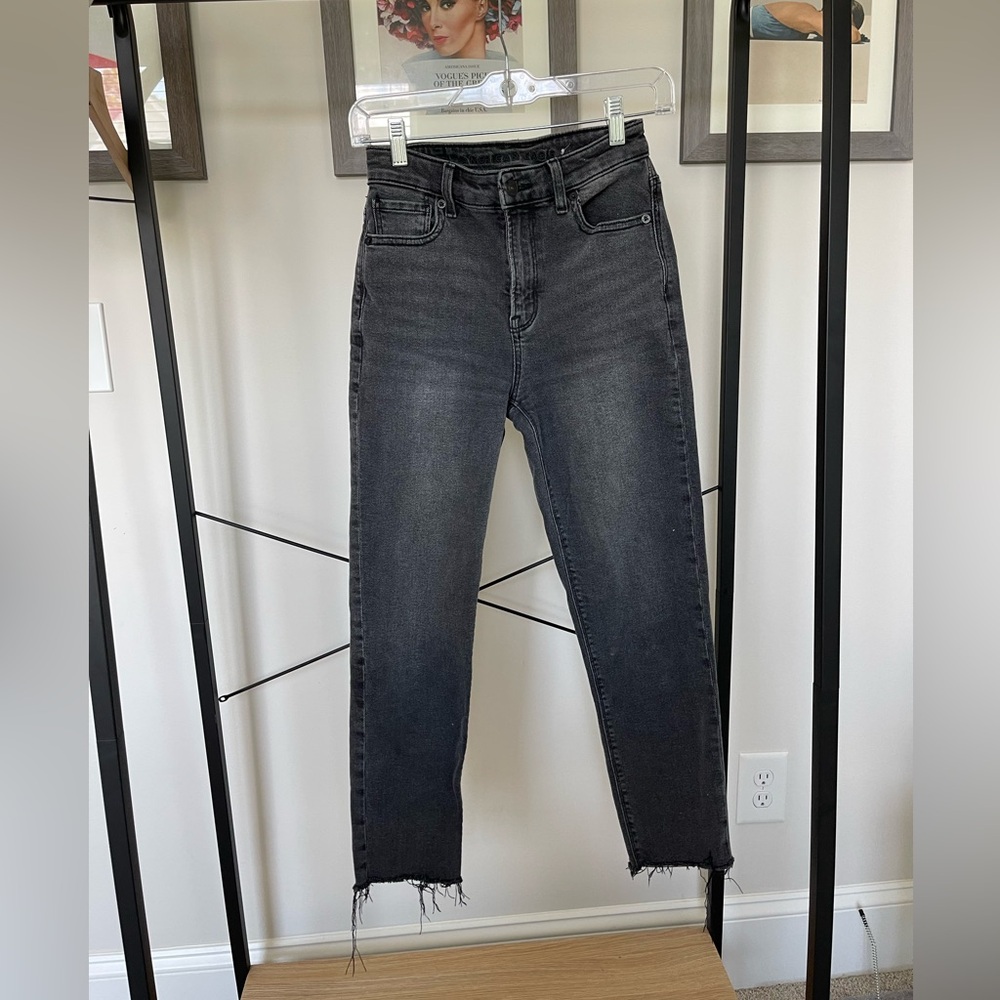 American Eagle high waisted black jeans STRETCHY
